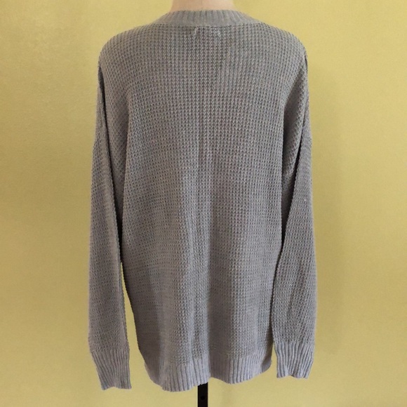🔥NWT🔥 American Eagle Outfitters Women’s Oversized Henley Sweater - Picture 3 of 8